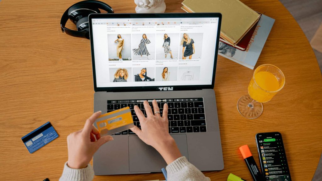 shopping-with-credit-card